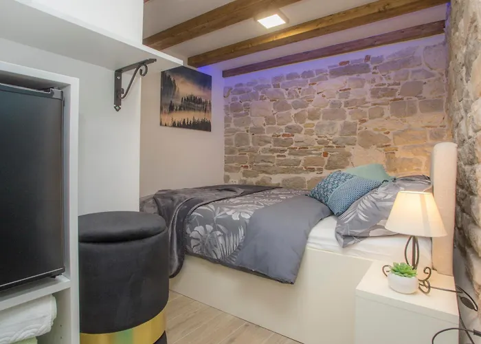 Old Center Cozy 3*