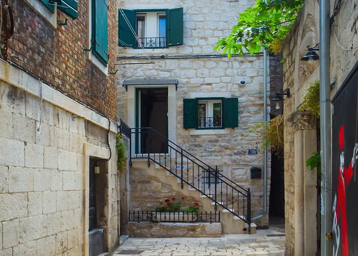 krevet i doručak Old Center Cozy 3*